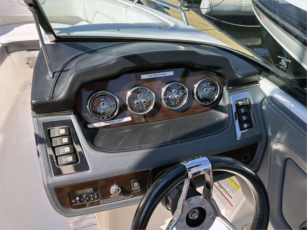 2020-chaparral-23-1-8e9ebf