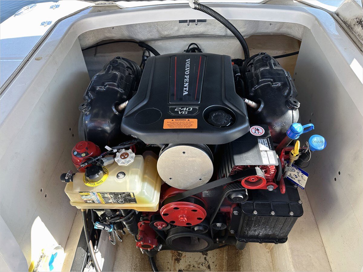 2020-chaparral-23-1-3562c8