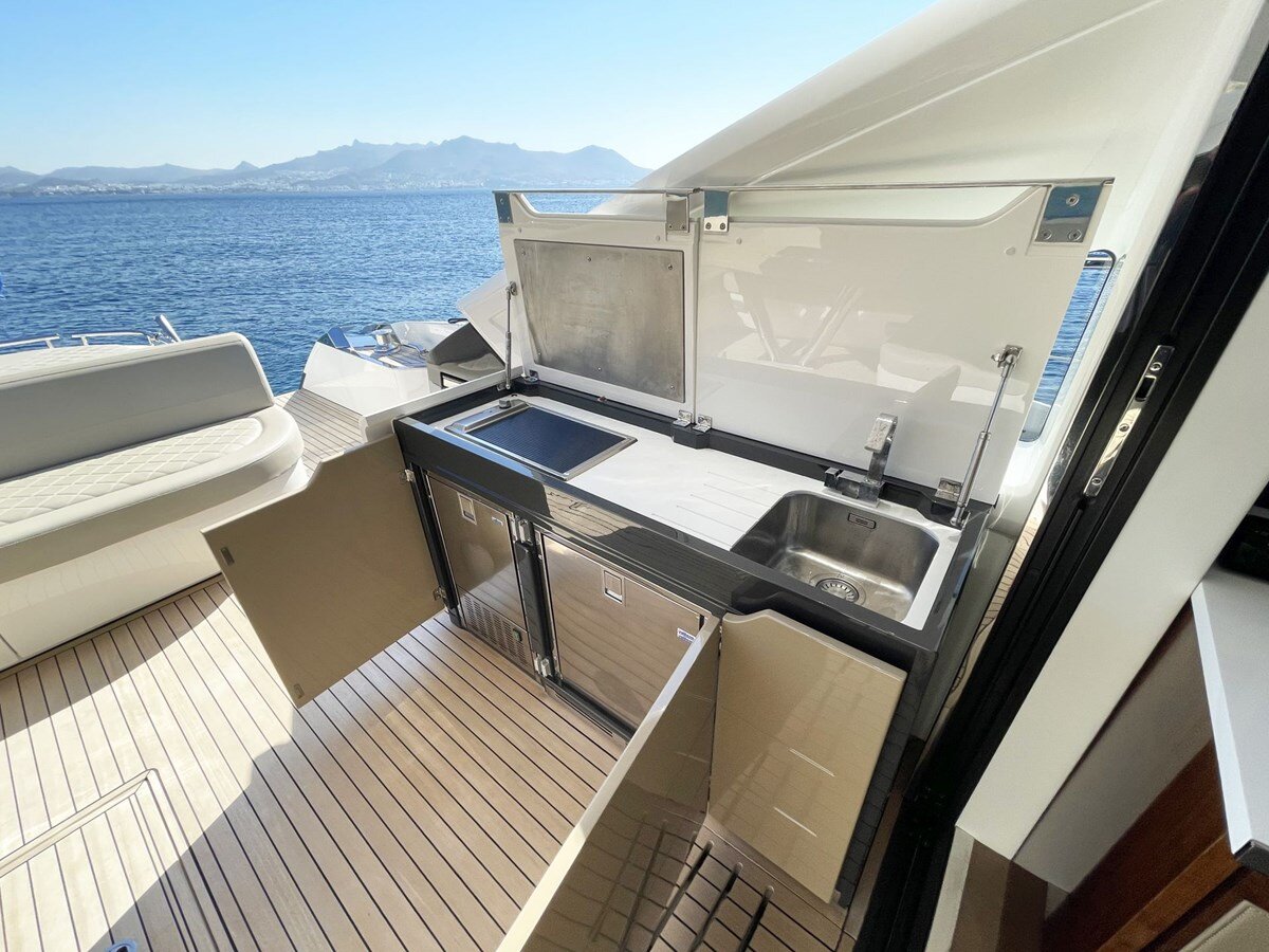 2020-fairline-65-f82c0a