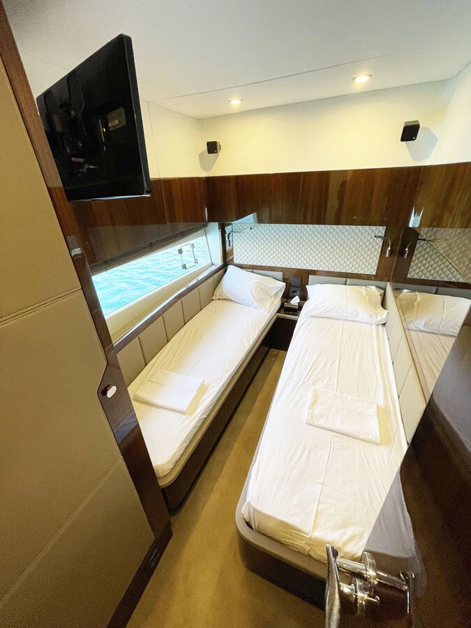 2020-fairline-65-f82c0a