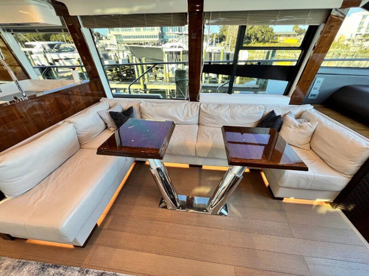 2020-fairline-68-b04f3c