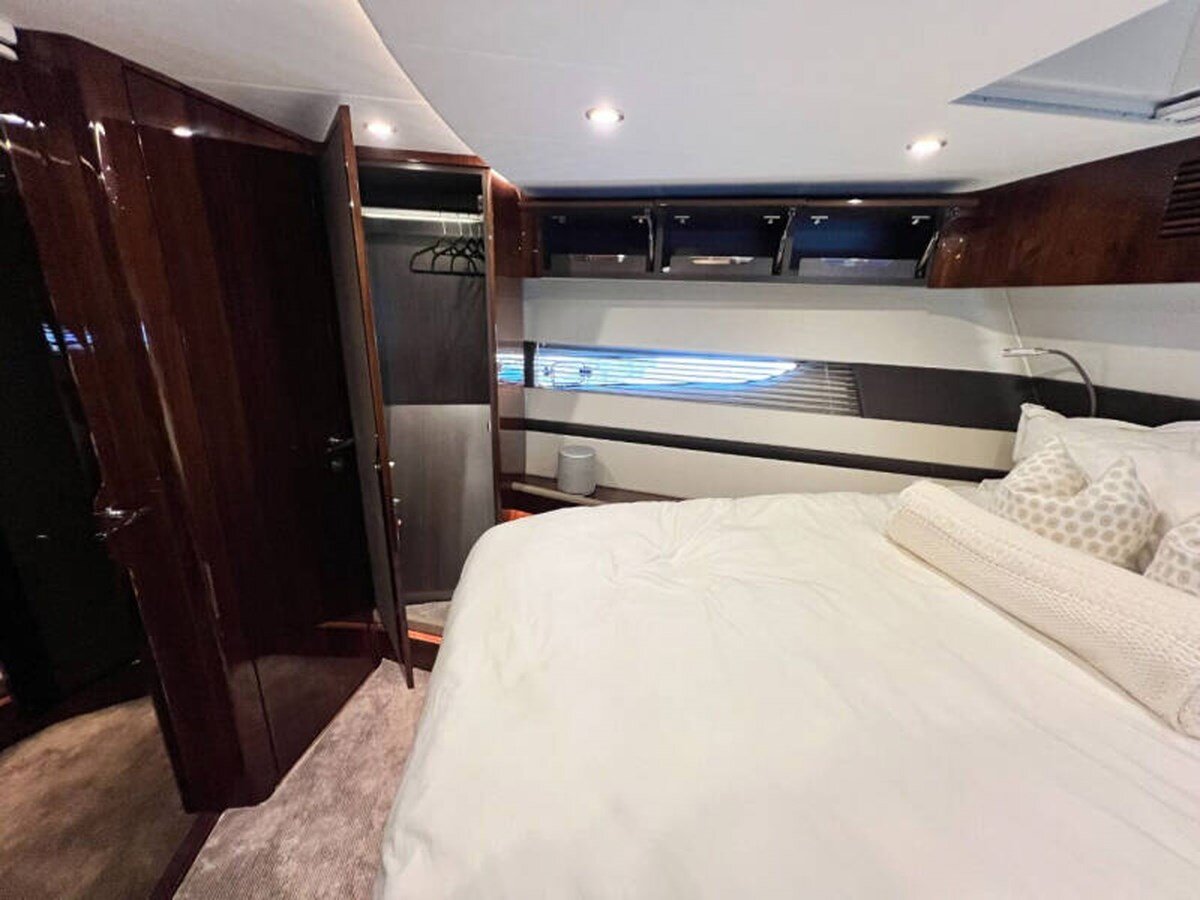 2020-fairline-68-b04f3c