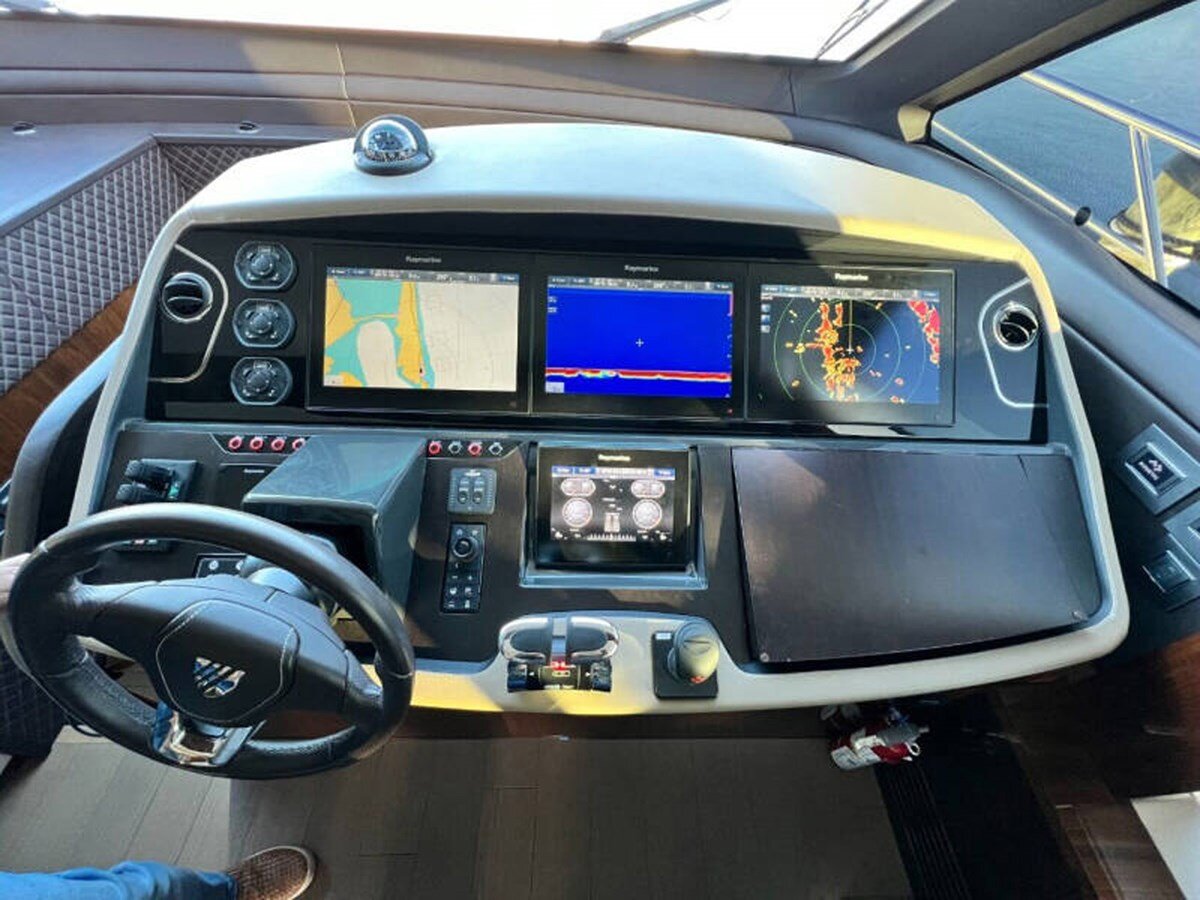 2020-fairline-68-b04f3c