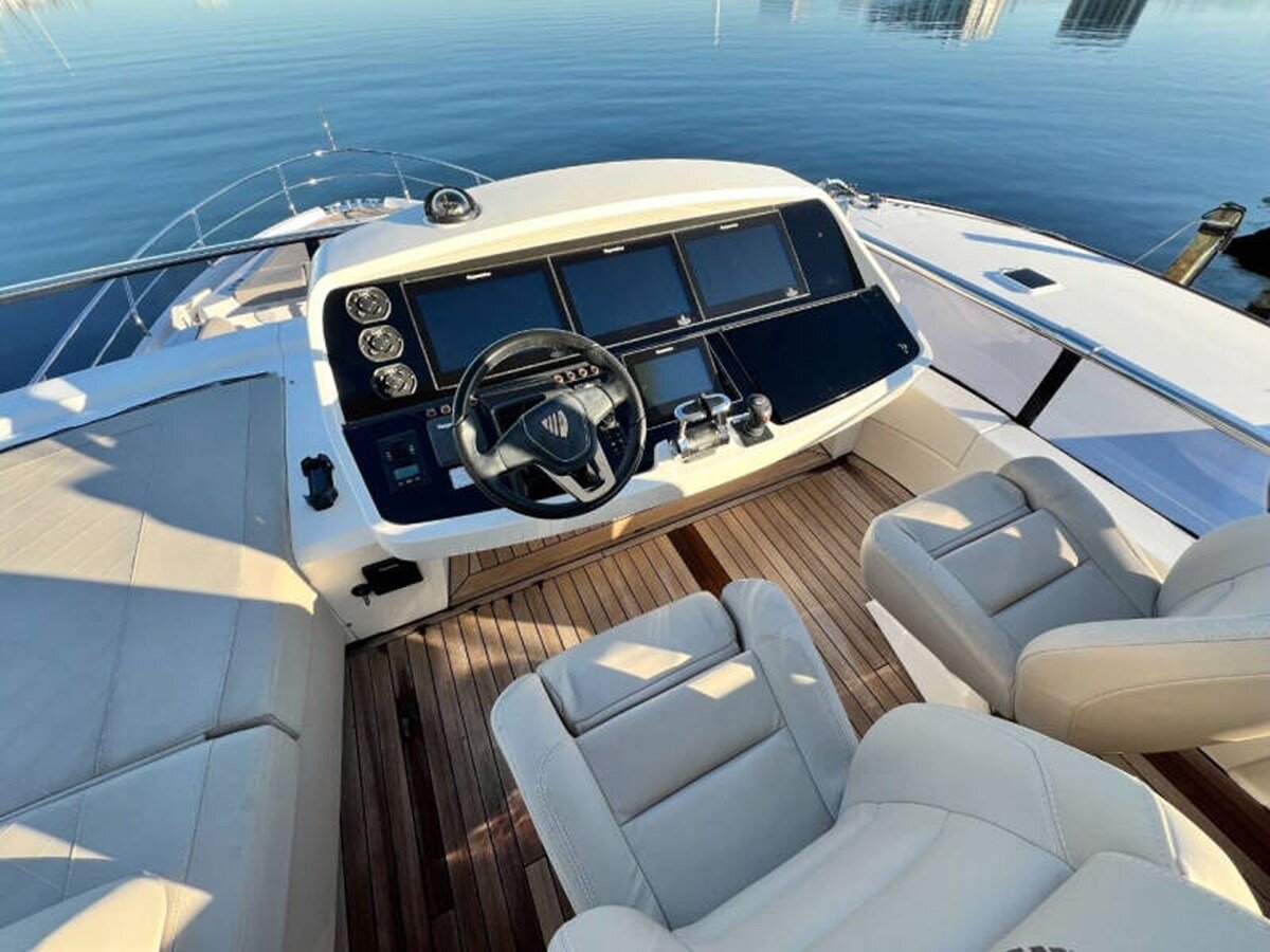 2020-fairline-68-b04f3c