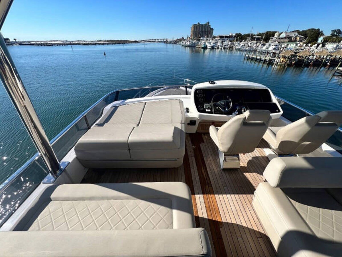 2020-fairline-68-b04f3c