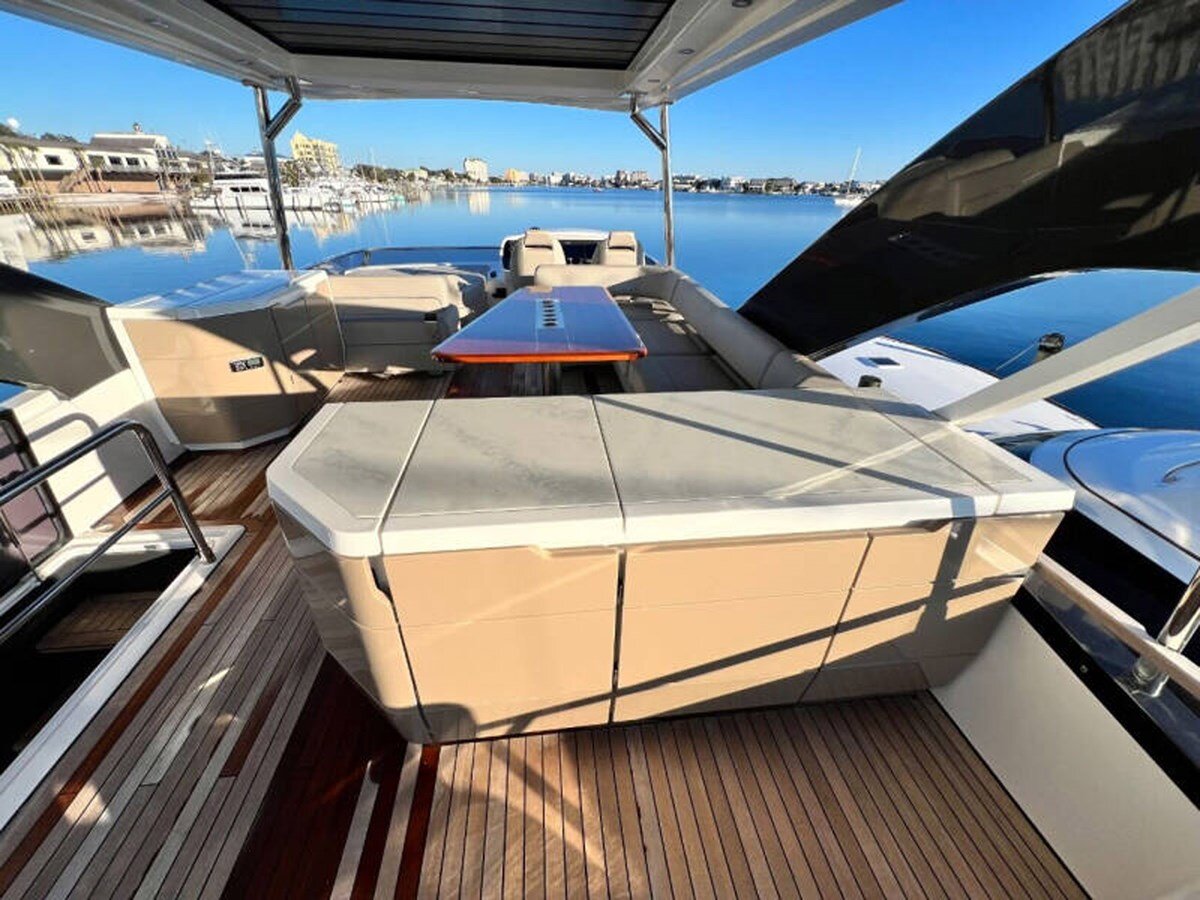 2020-fairline-68-b04f3c