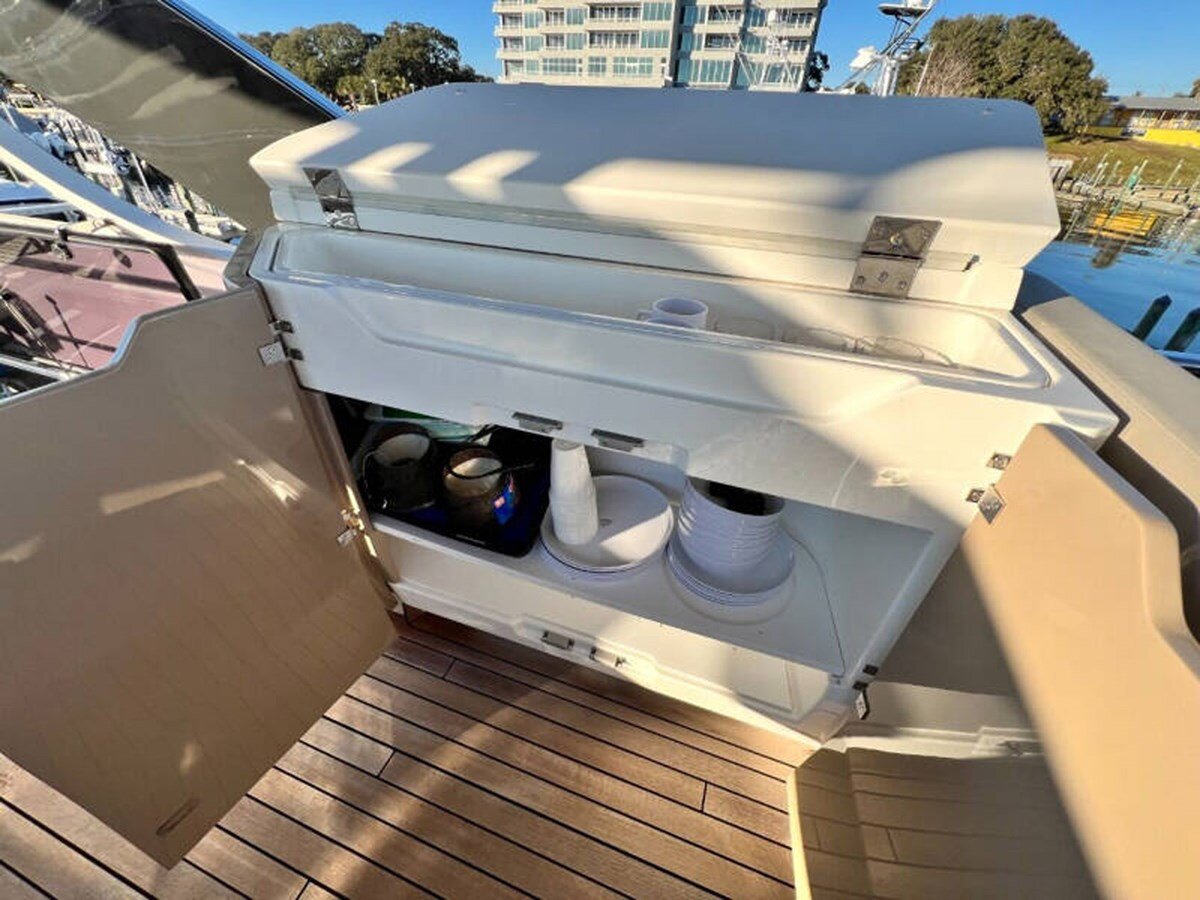 2020-fairline-68-b04f3c