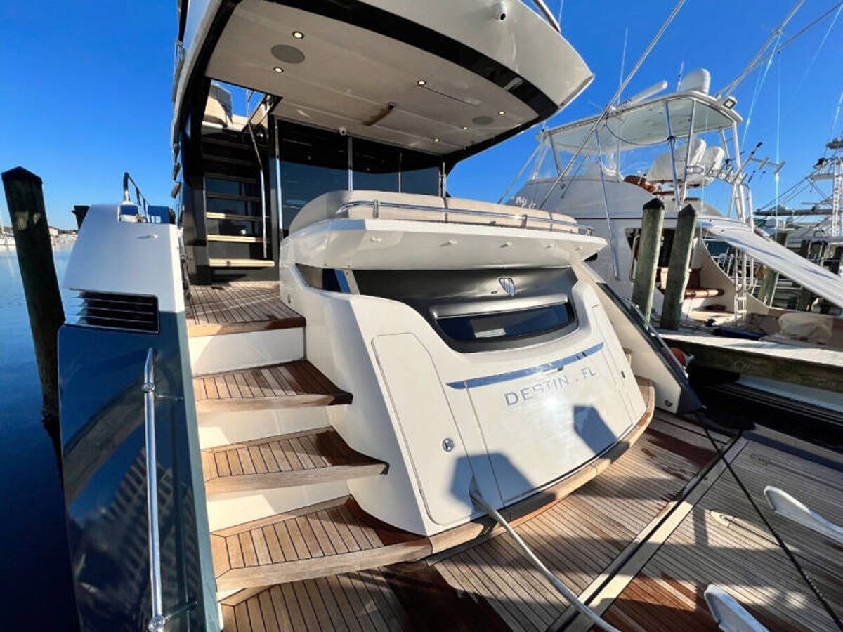 2020-fairline-68-b04f3c
