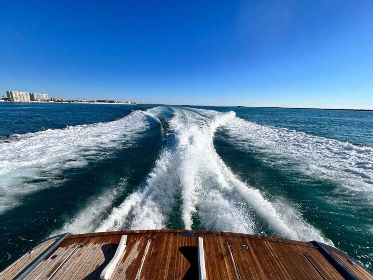 2020-fairline-68-b04f3c