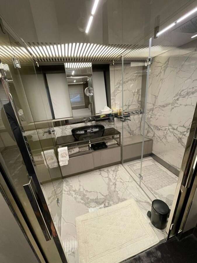 2020-ferretti-yachts-85-10-b9037a