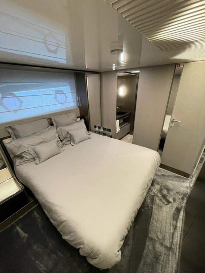 2020-ferretti-yachts-85-10-b9037a