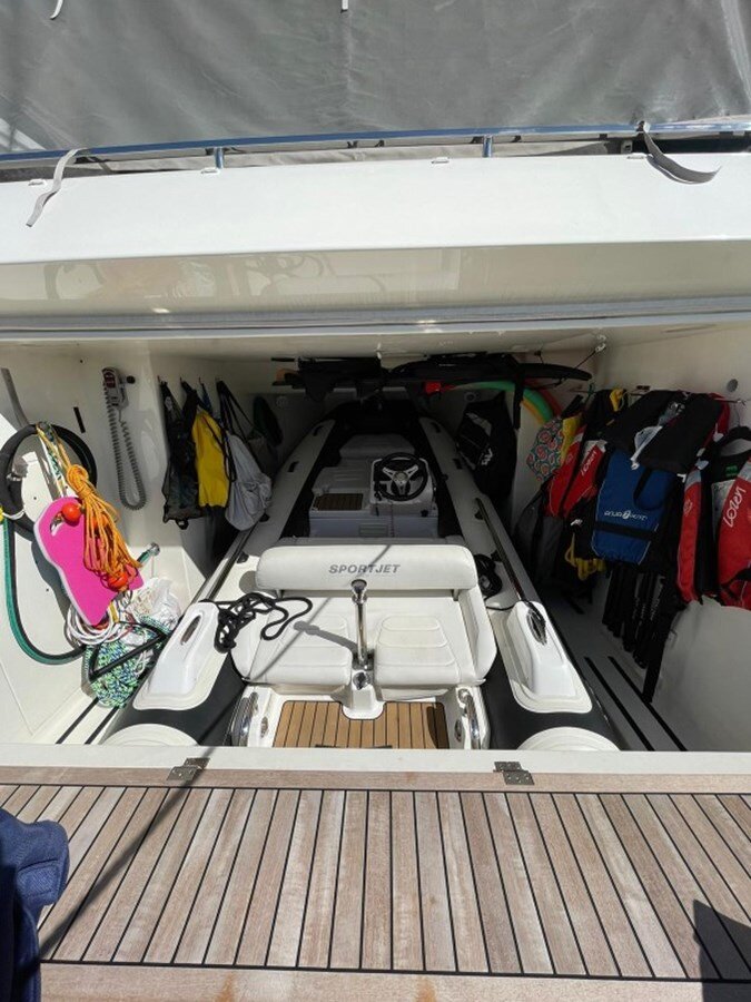 2020-ferretti-yachts-85-10-b9037a