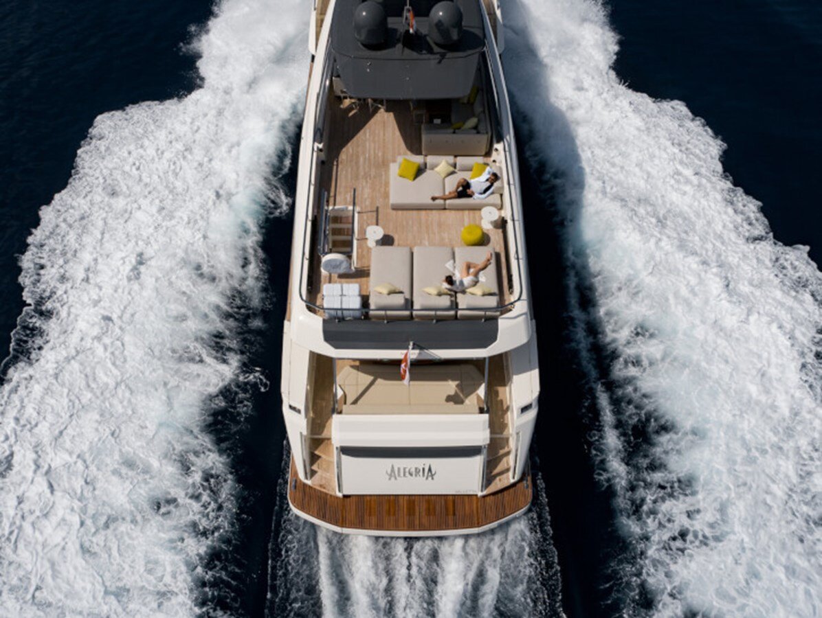 2020-ferretti-yachts-92-6-8111ef