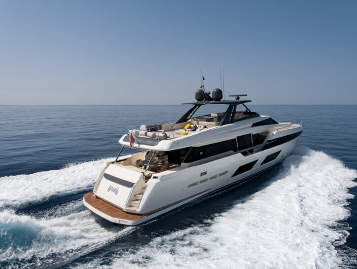 2020-ferretti-yachts-92-6-8111ef