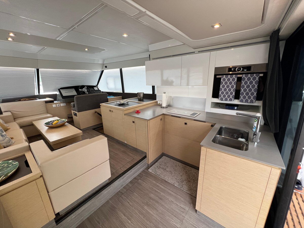 2020-fountaine-pajot-40-19cfb9