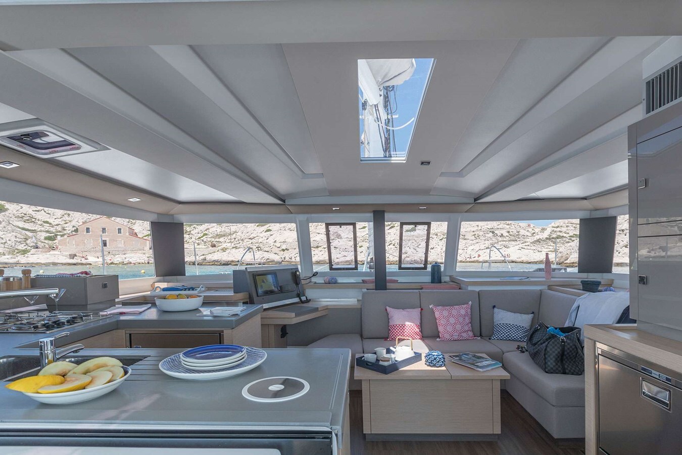 2020-fountaine-pajot-42-252ae3