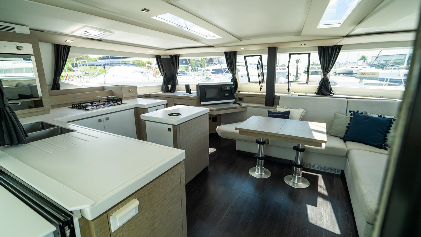 2020-fountaine-pajot-45-11-93e613