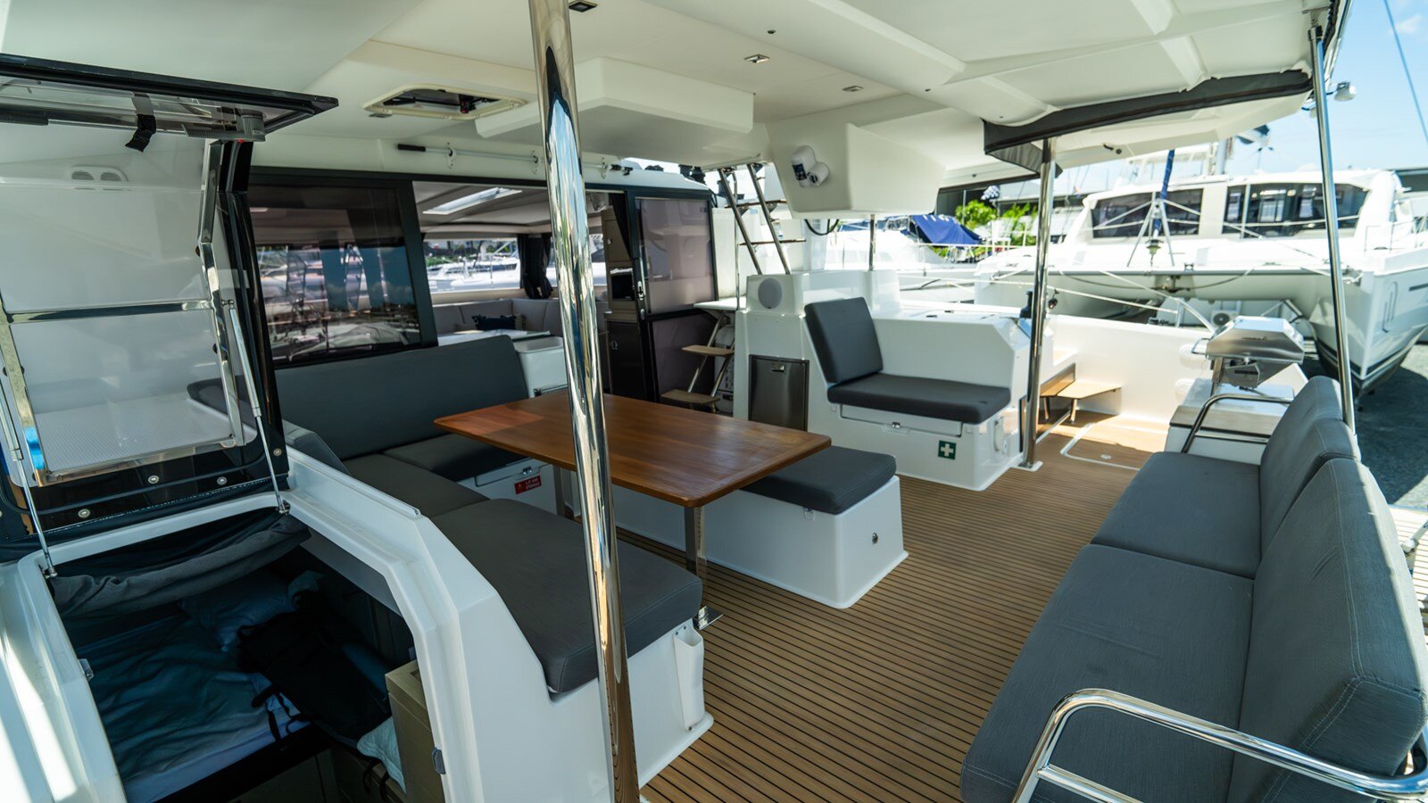 2020-fountaine-pajot-45-11-93e613