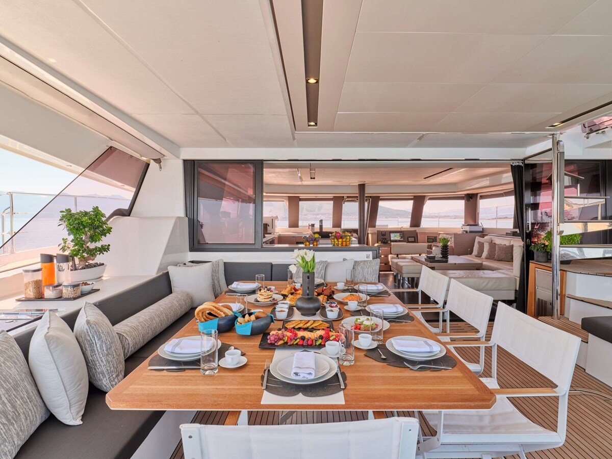 2020-fountaine-pajot-65-8-65b3ae