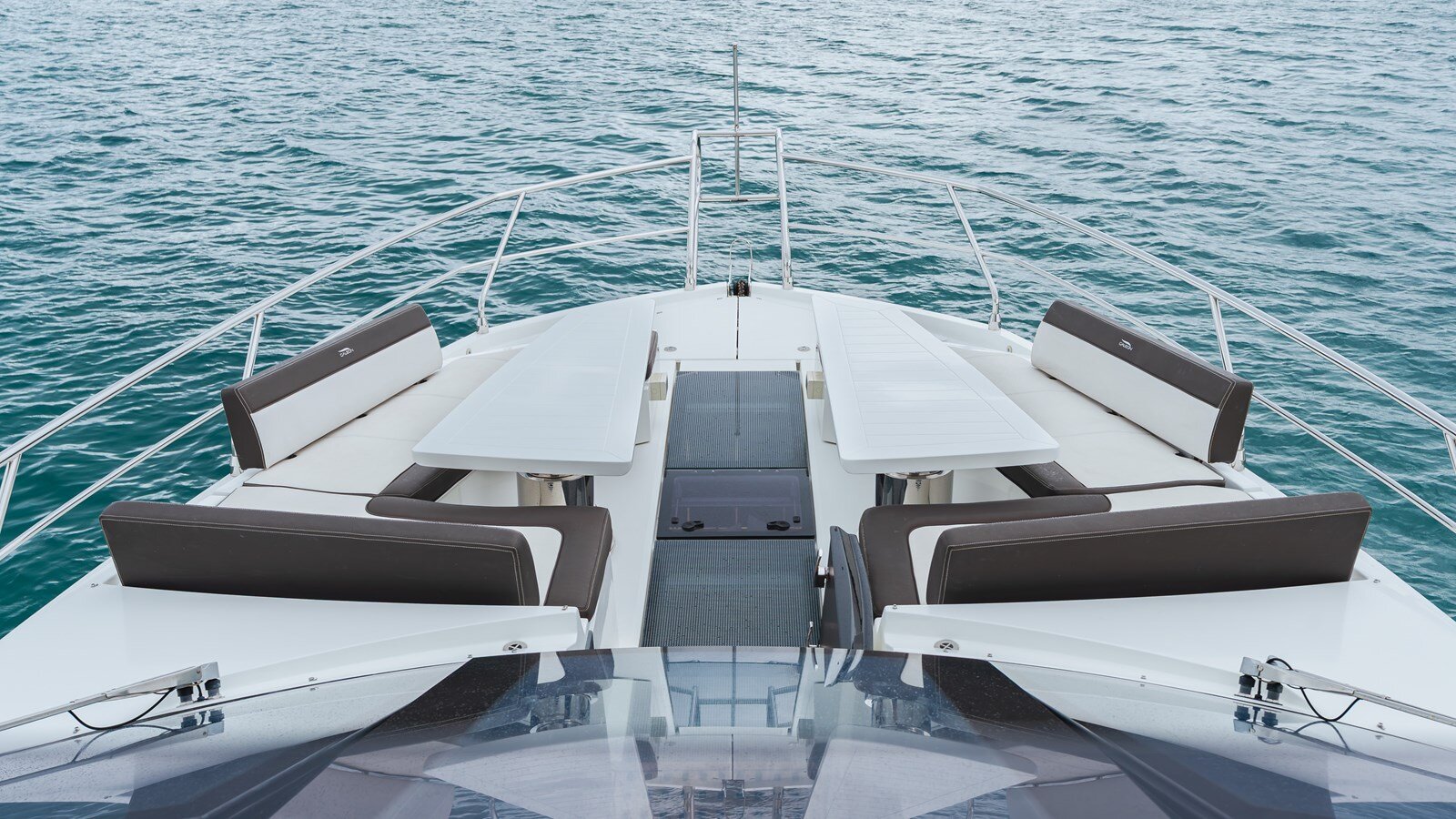 2020-galeon-yachts-68-3-adee73