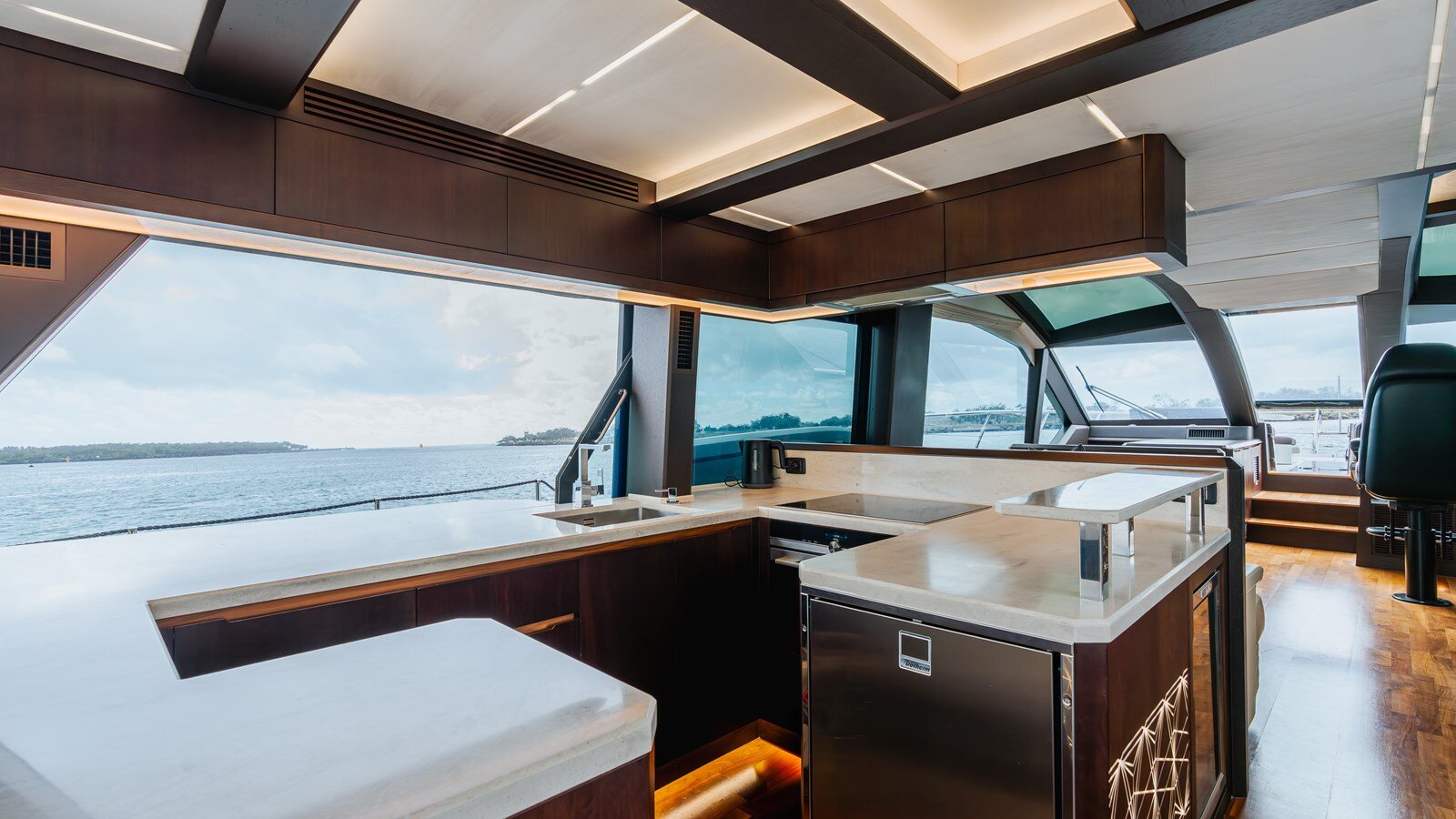 2020-galeon-yachts-68-3-adee73