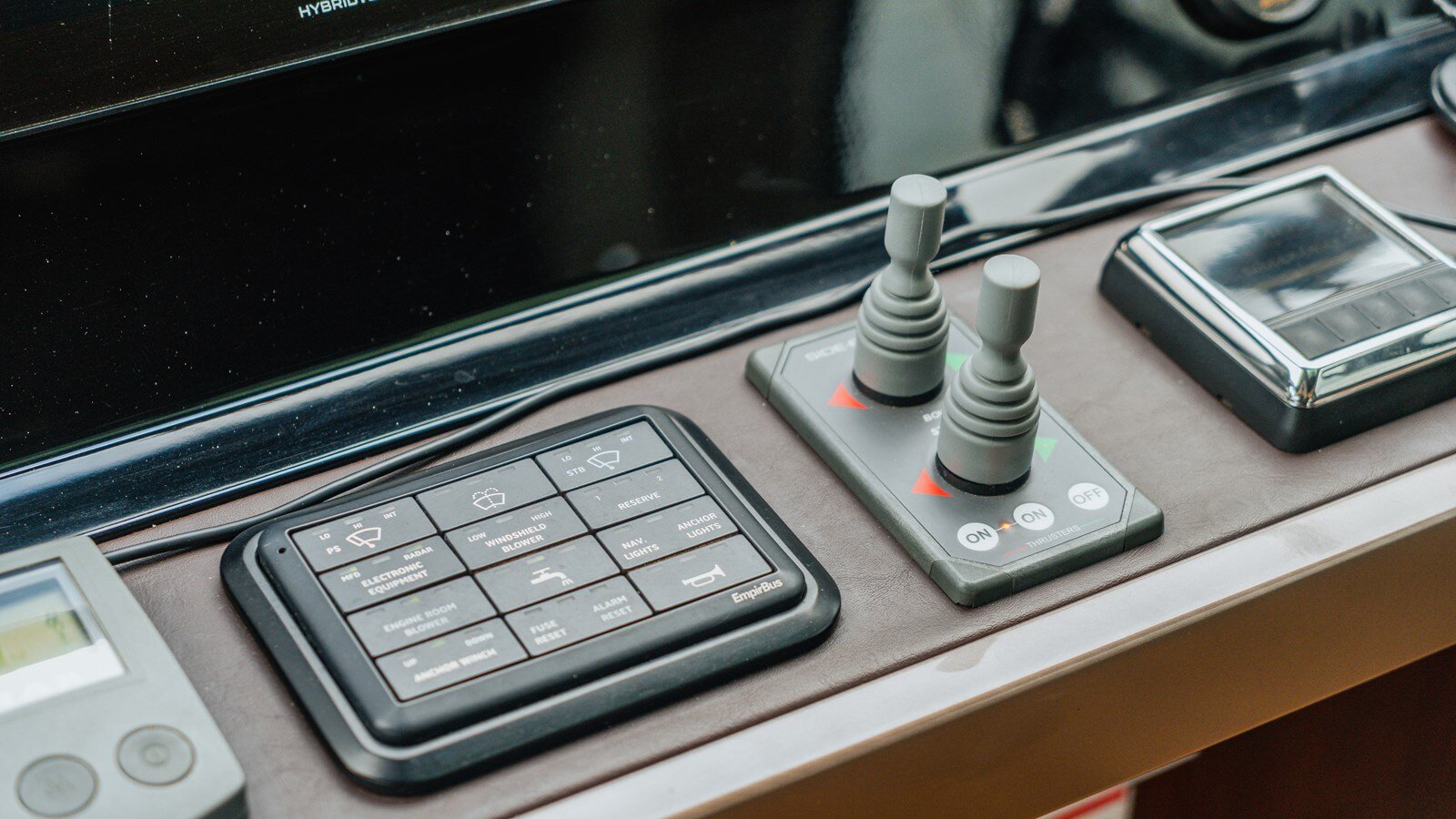 2020-galeon-yachts-68-3-adee73