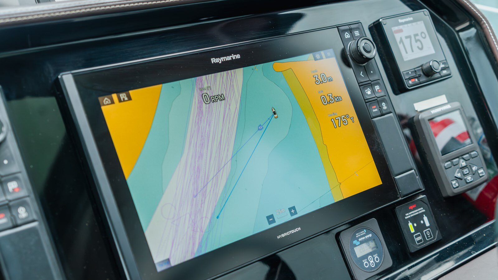 2020-galeon-yachts-68-3-adee73