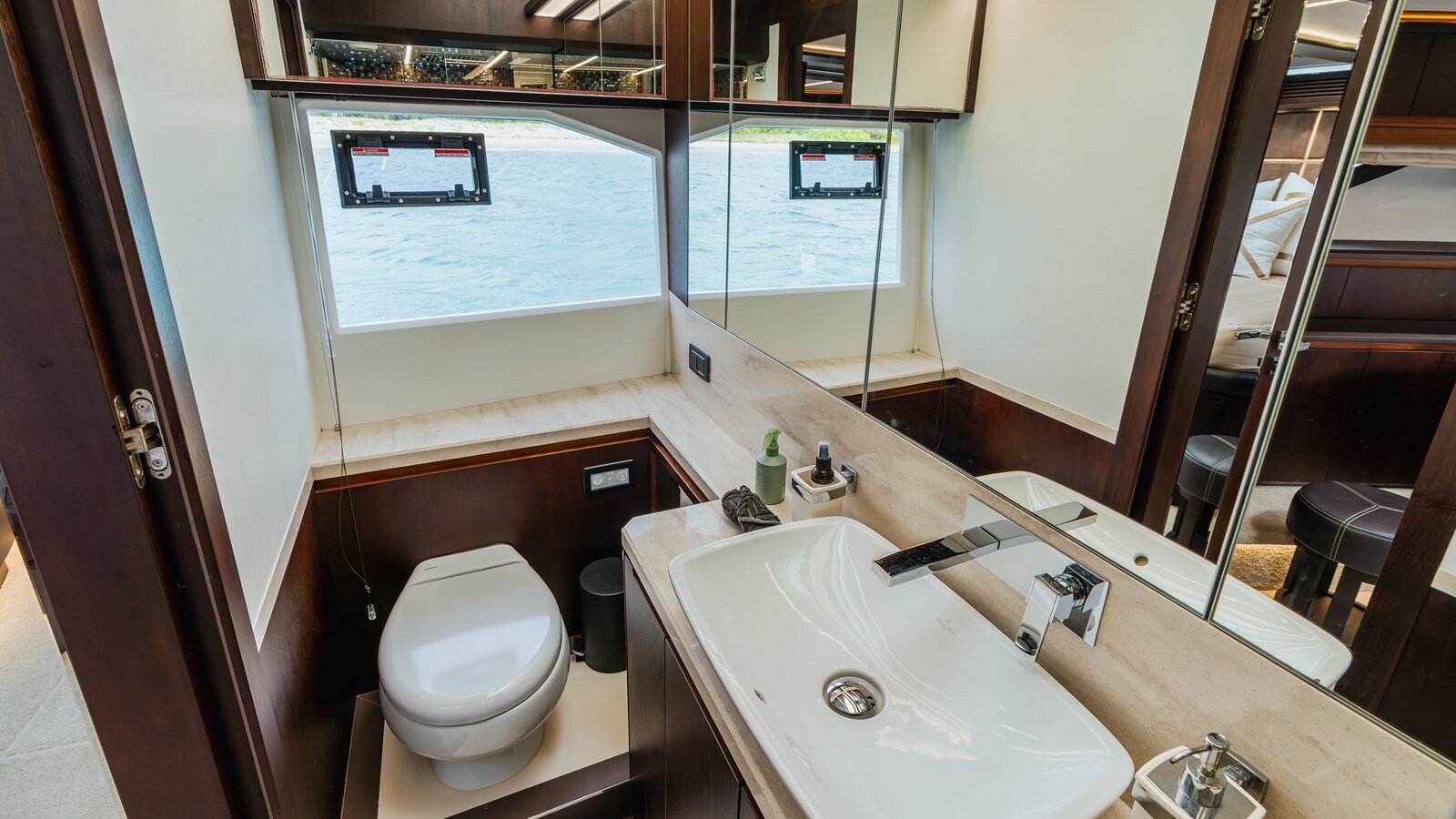 2020-galeon-yachts-68-3-adee73