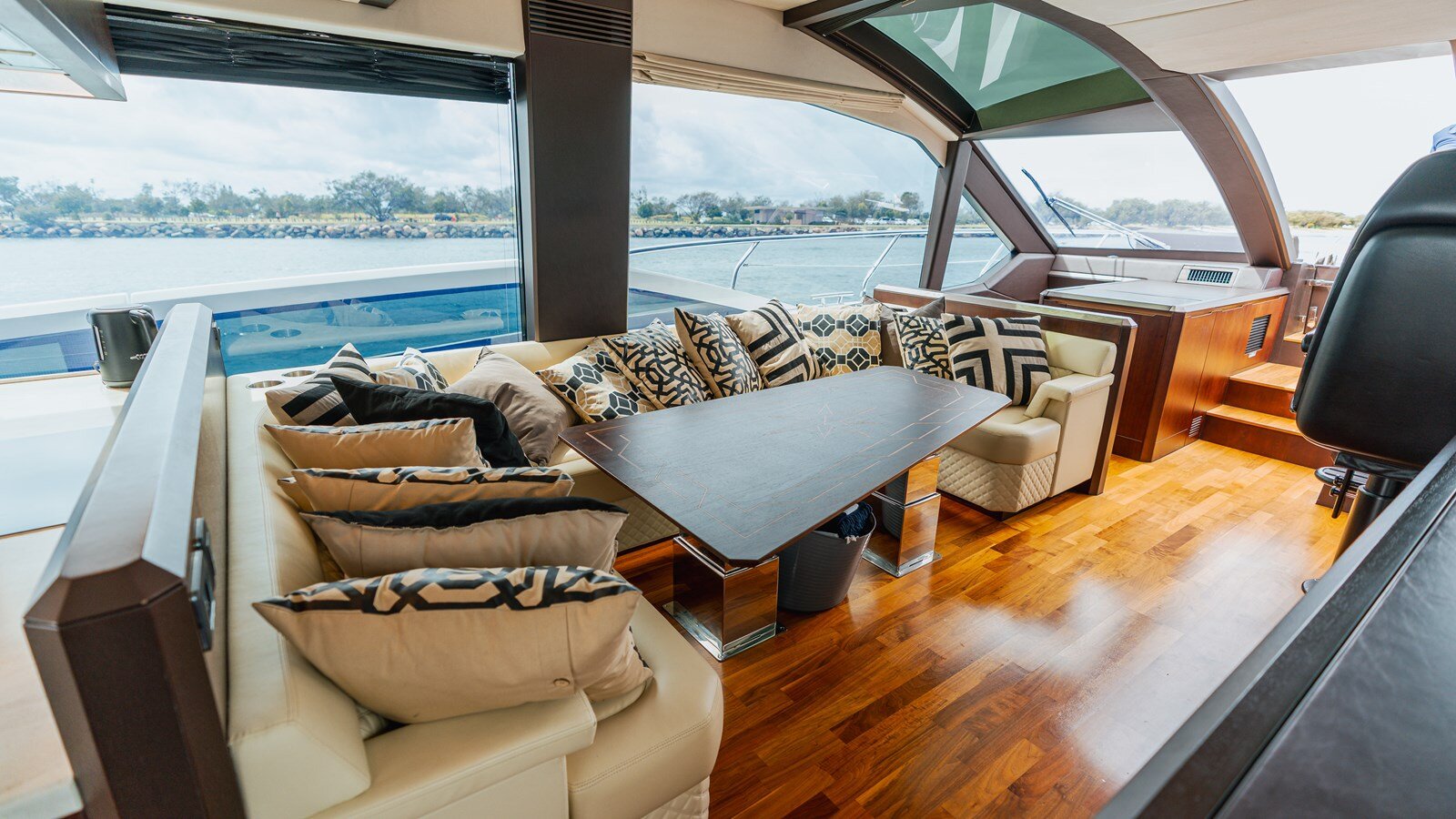 2020-galeon-yachts-68-3-adee73