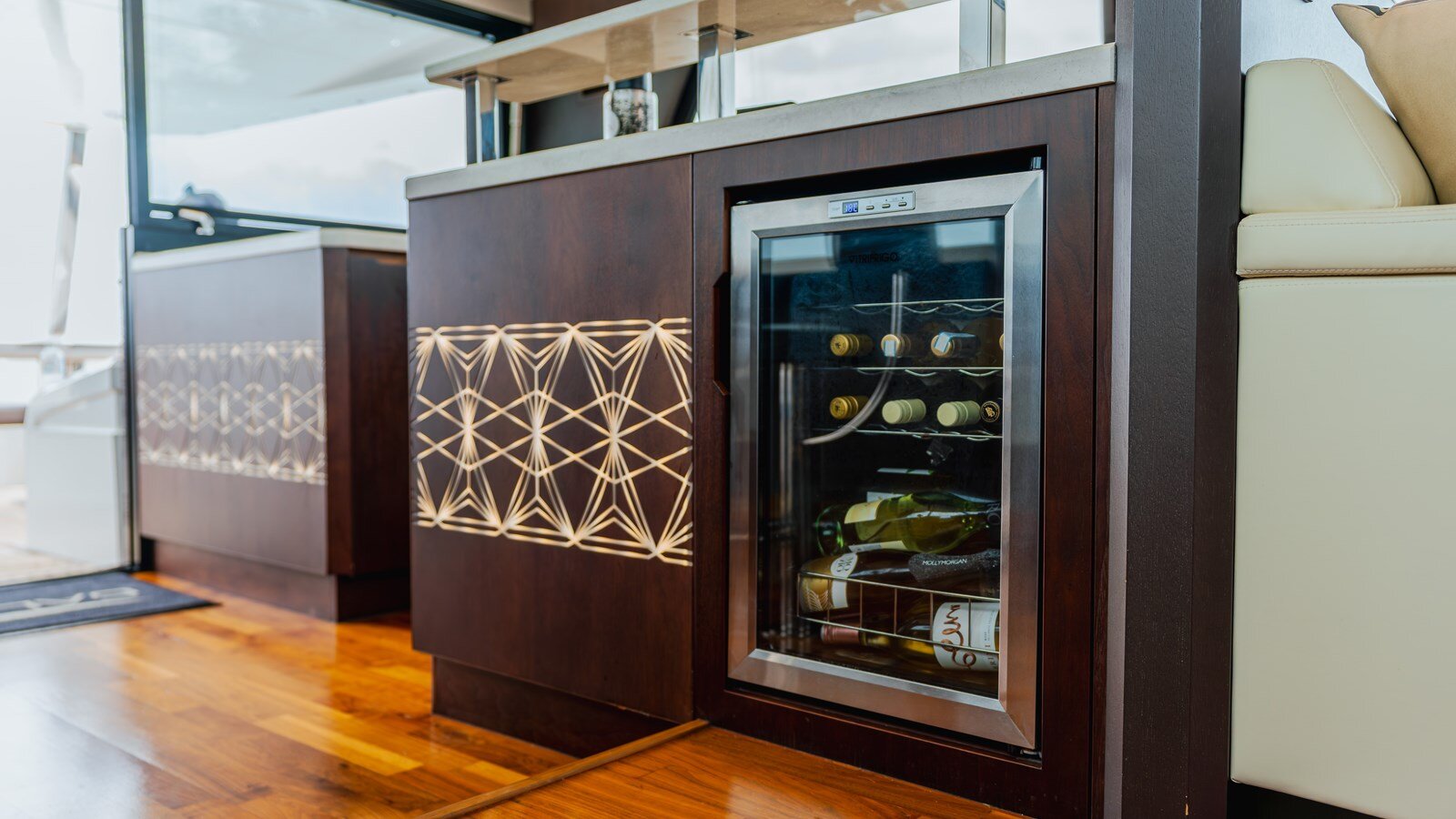 2020-galeon-yachts-68-3-adee73