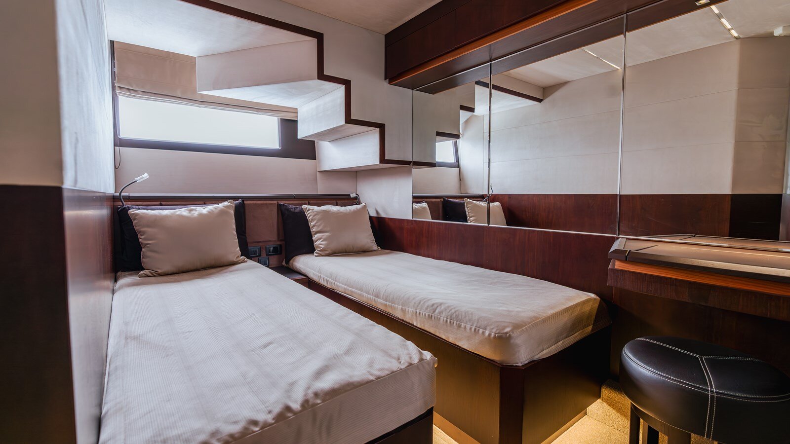 2020-galeon-yachts-68-3-adee73