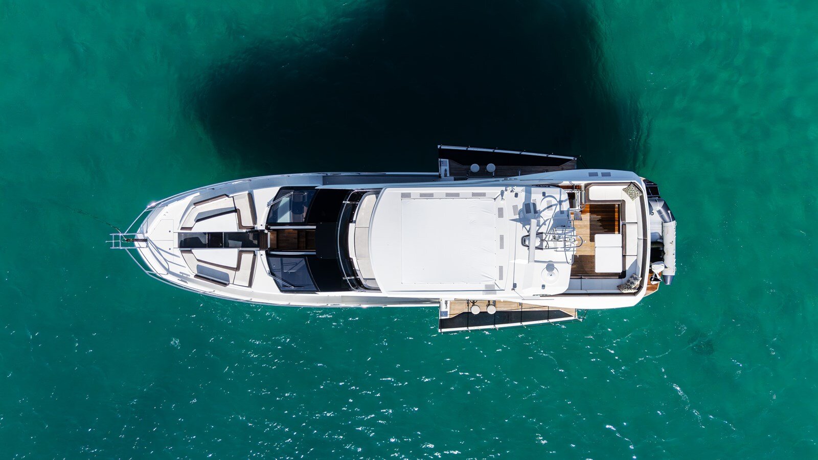 2020-galeon-yachts-68-3-adee73