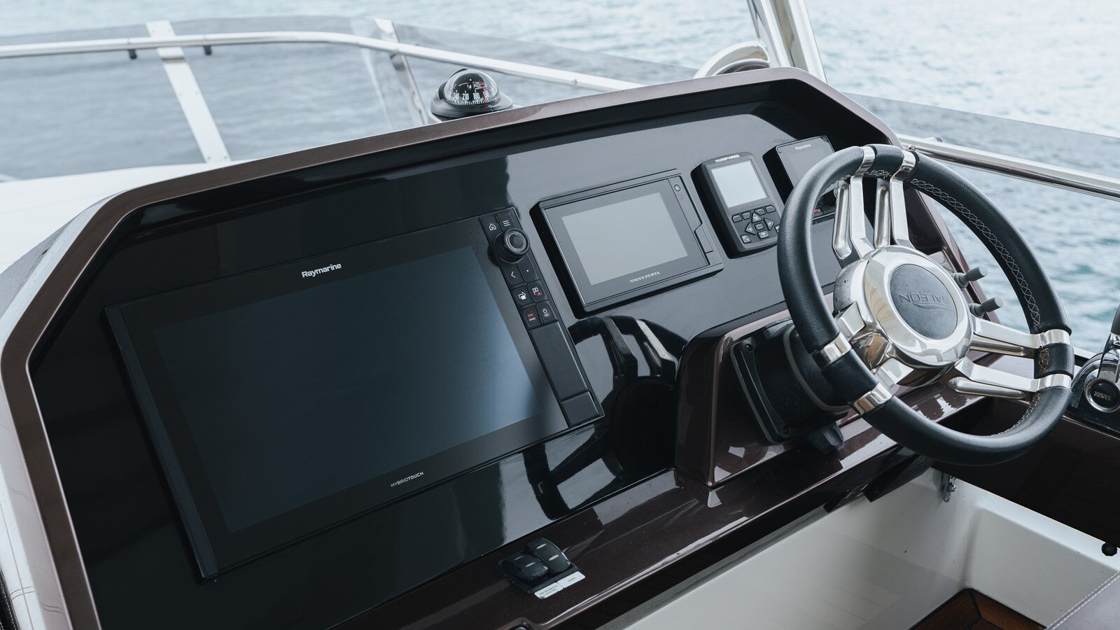 2020-galeon-yachts-68-3-adee73