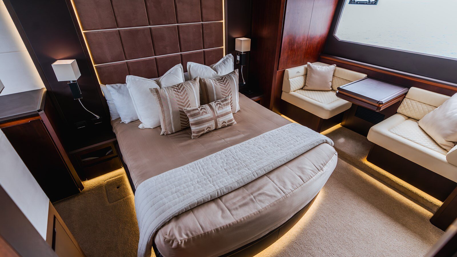 2020-galeon-yachts-68-3-adee73