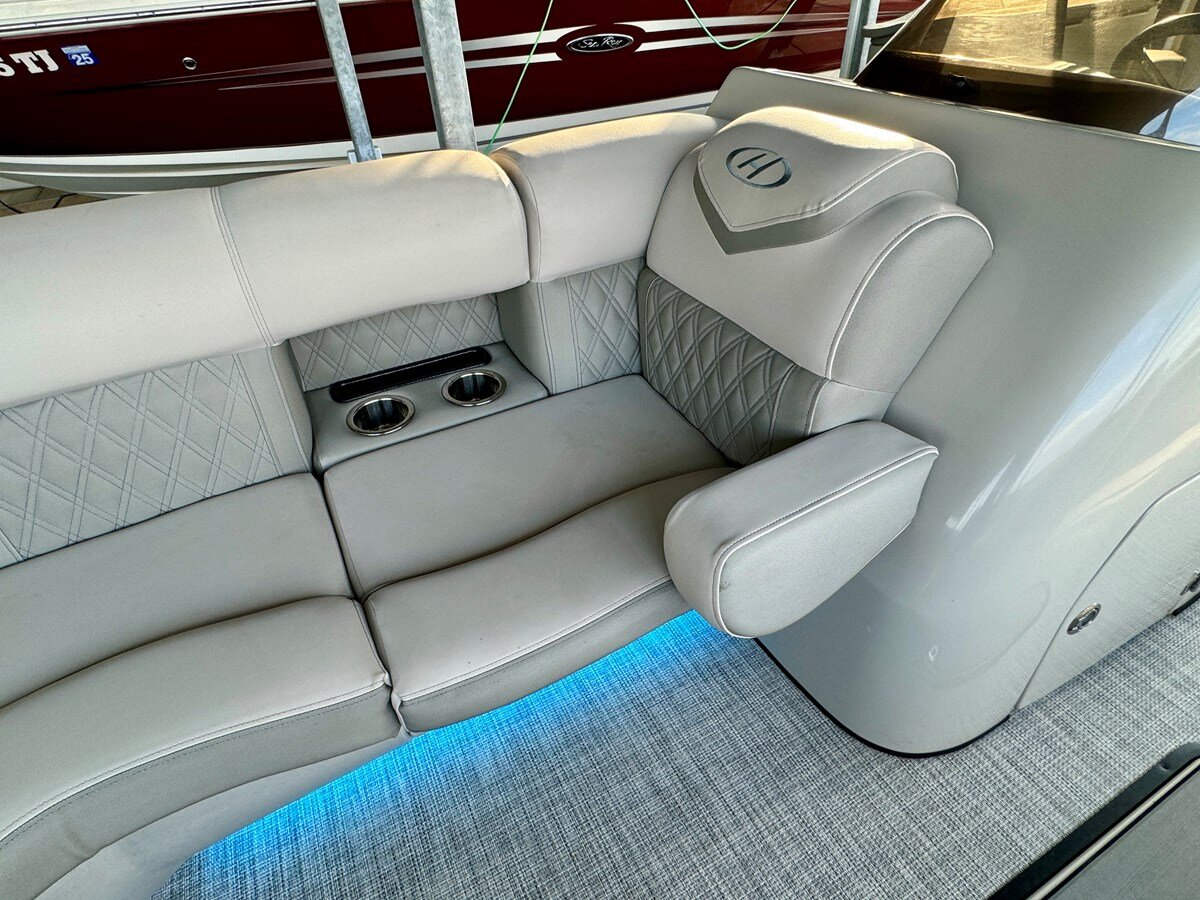 2020-harris-26-7bb7c1