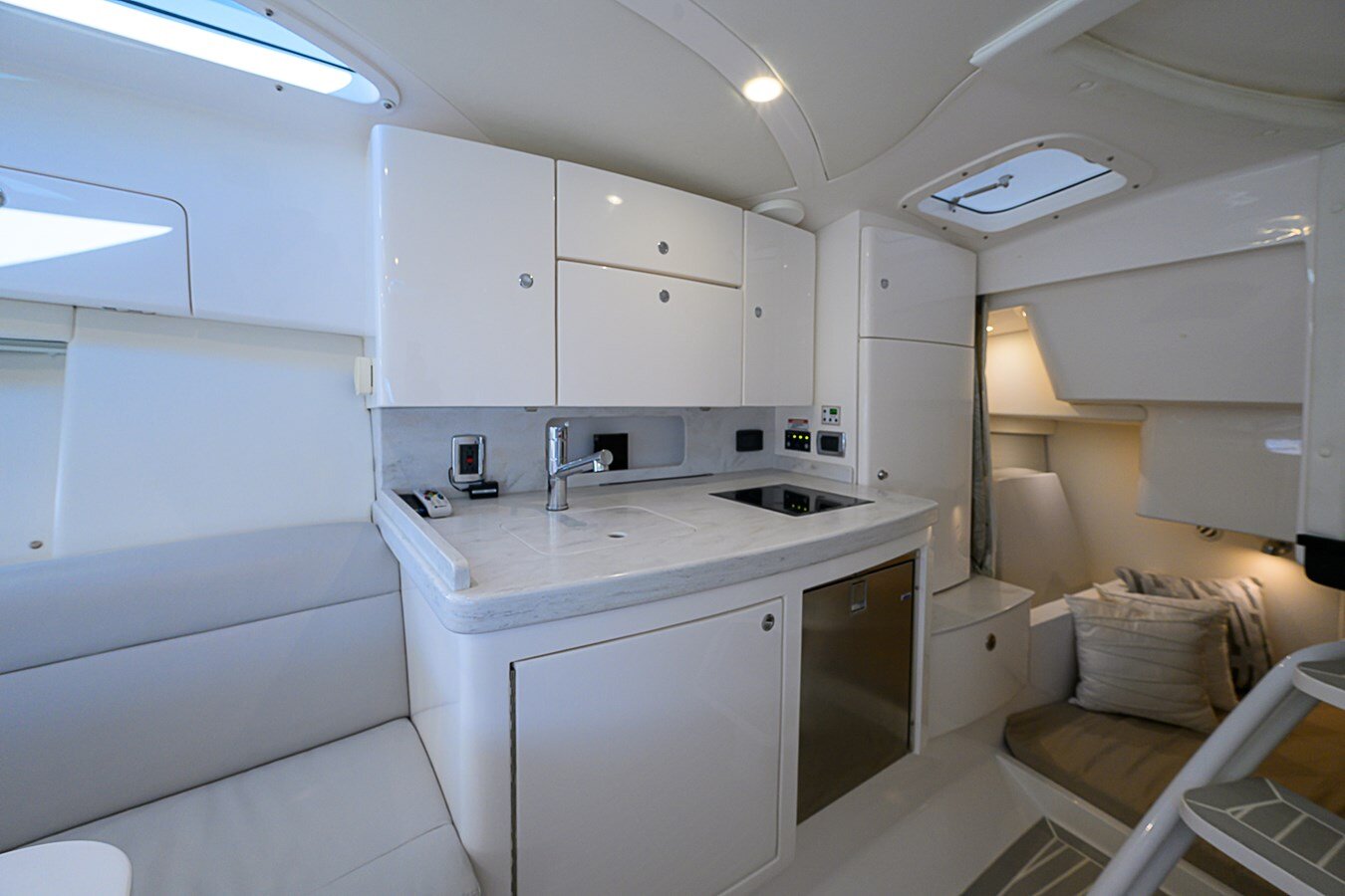 2020-intrepid-powerboats-inc-40-1-5f2837