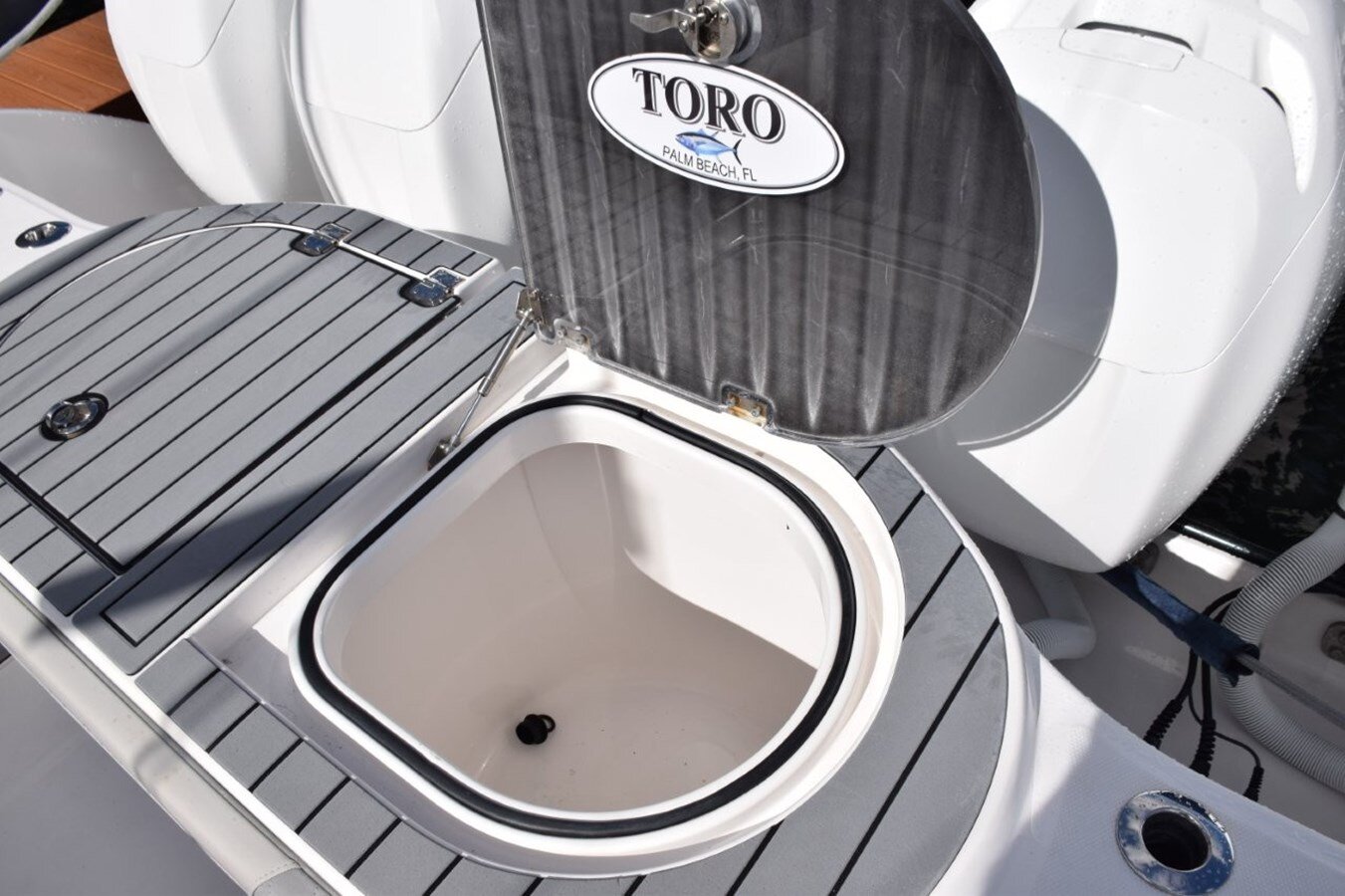 2020-invincible-40-2-16cc69