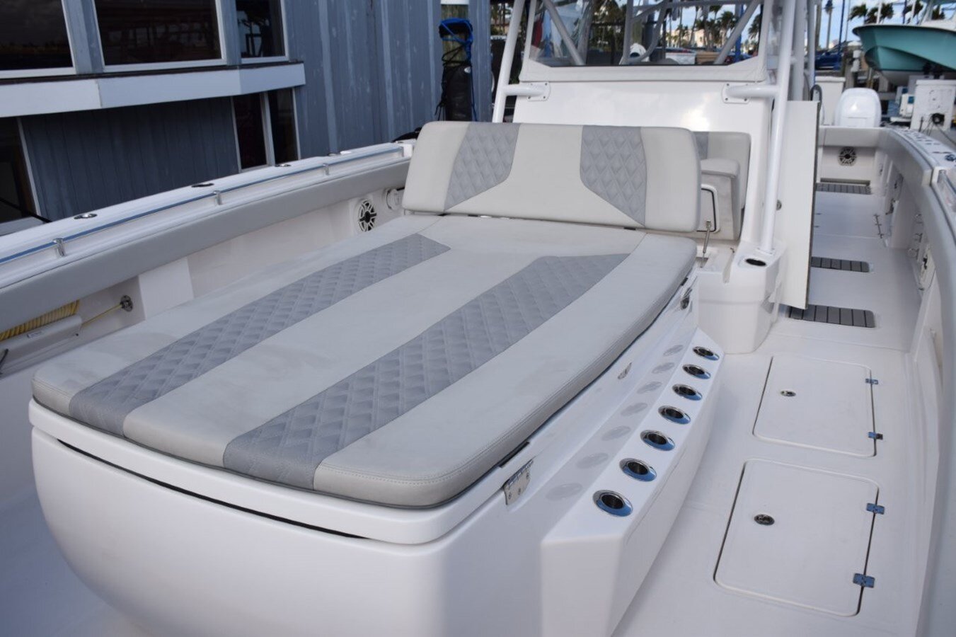 2020-invincible-40-2-16cc69