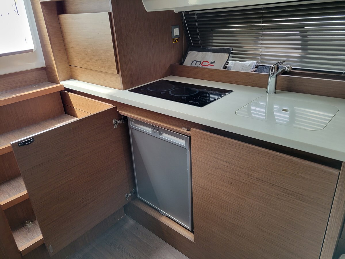 2020-jeanneau-40-3-fd12e1