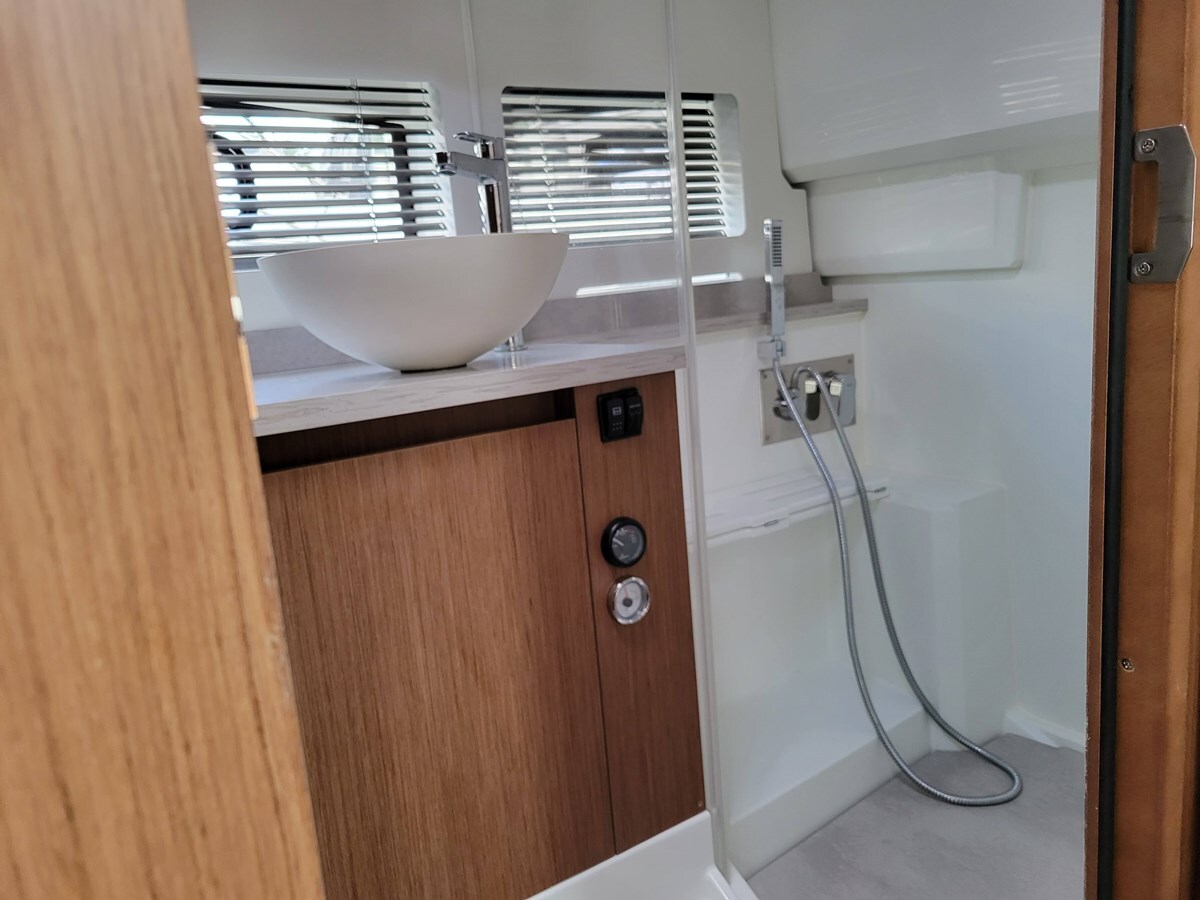 2020-jeanneau-40-3-fd12e1