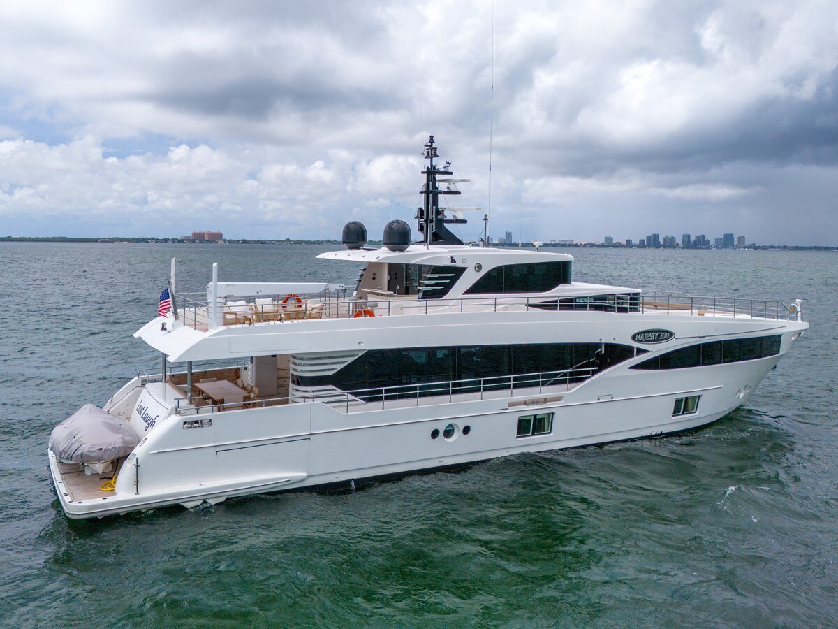 2020 MAJESTY MOTOR YACHTS 100'