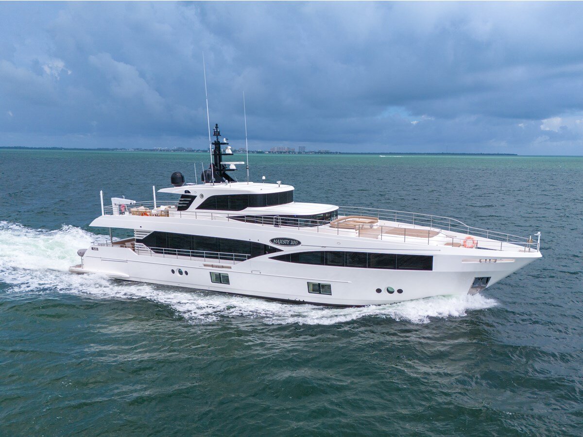 2020 MAJESTY MOTOR YACHTS 100'