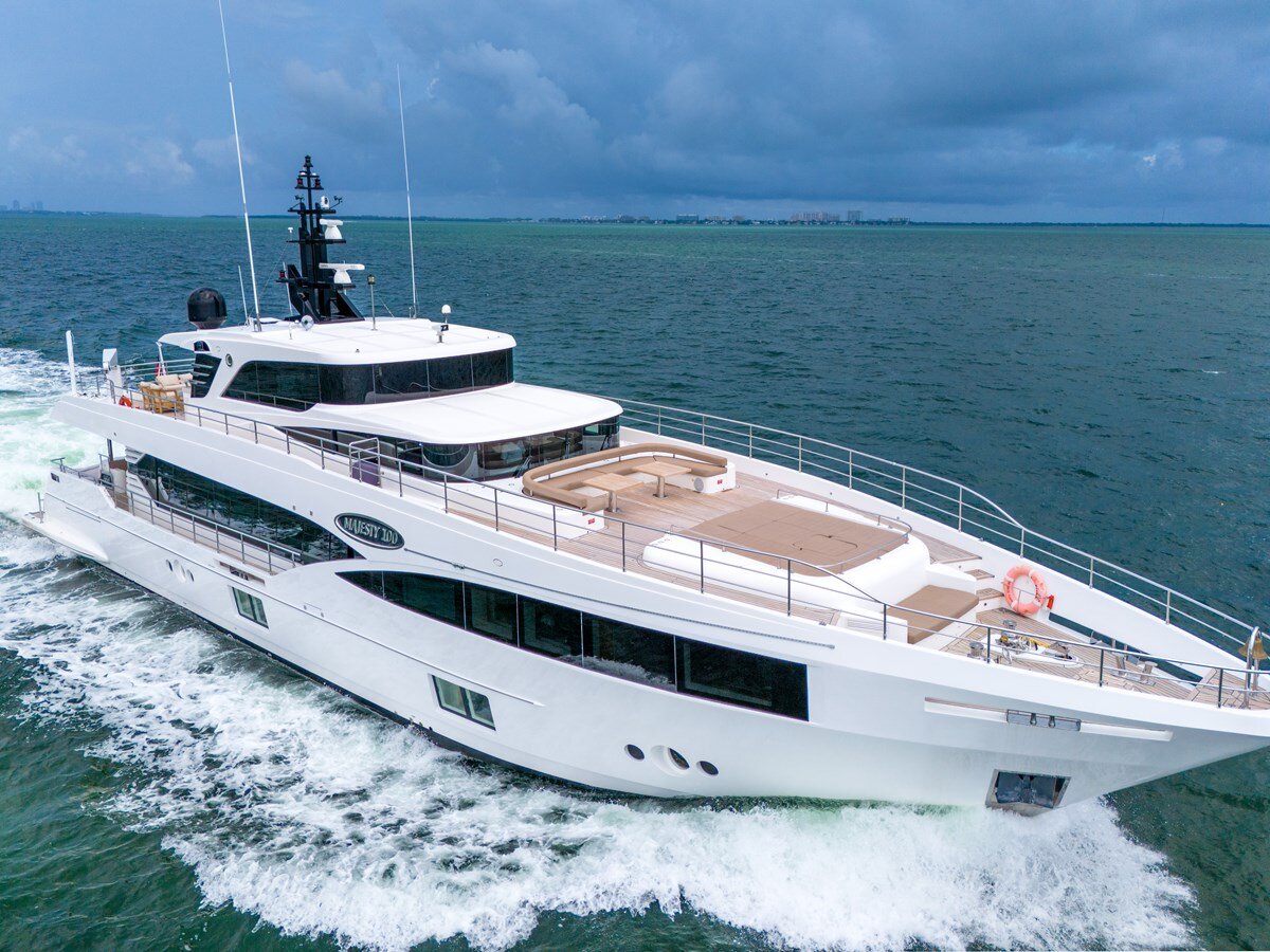 2020 MAJESTY MOTOR YACHTS 100'