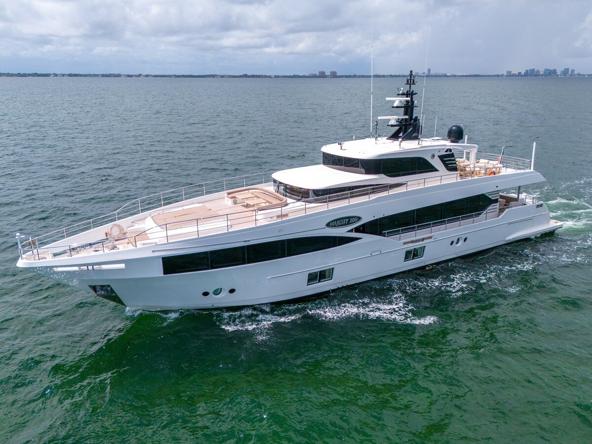 2020 MAJESTY MOTOR YACHTS 100'