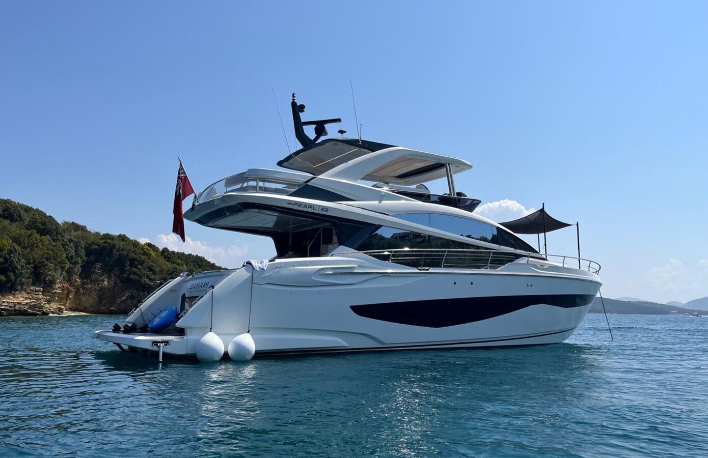 2020-pearl-motor-yachts-61-1-367094