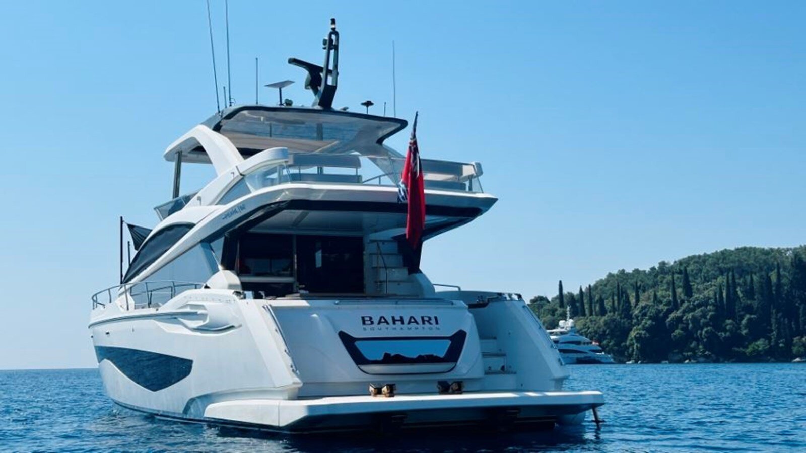 2020-pearl-motor-yachts-61-1-367094