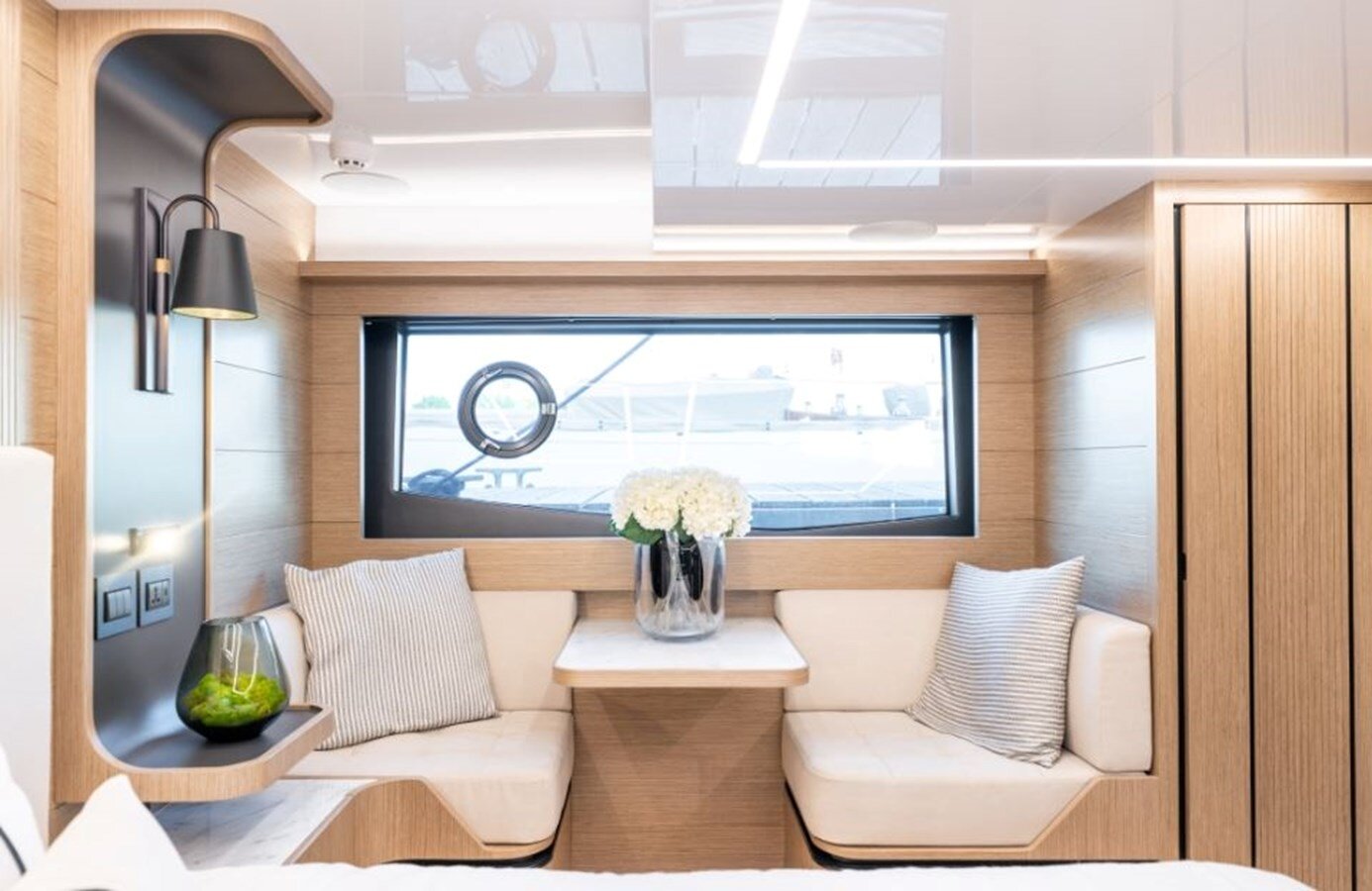 2020-pearl-motor-yachts-61-1-367094