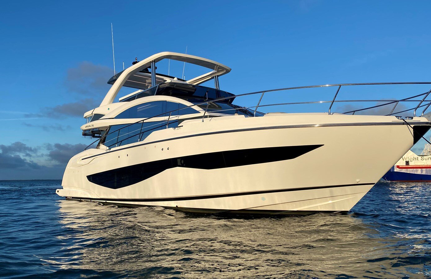 2020-pearl-motor-yachts-61-1e0f5c