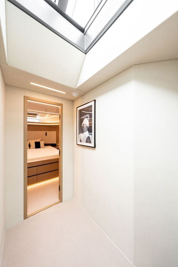 2020-pearl-motor-yachts-61-1e0f5c