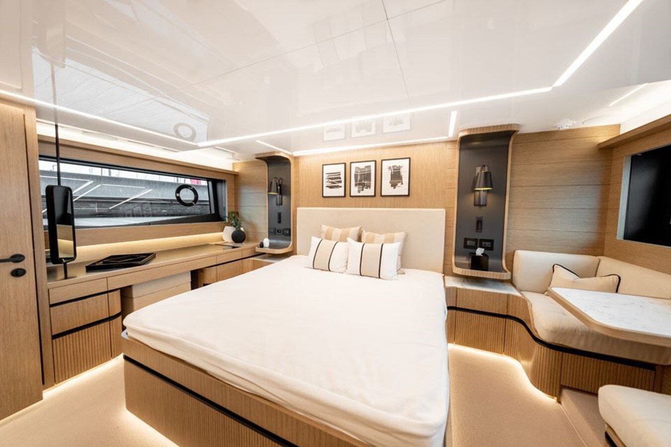 2020-pearl-motor-yachts-61-1e0f5c